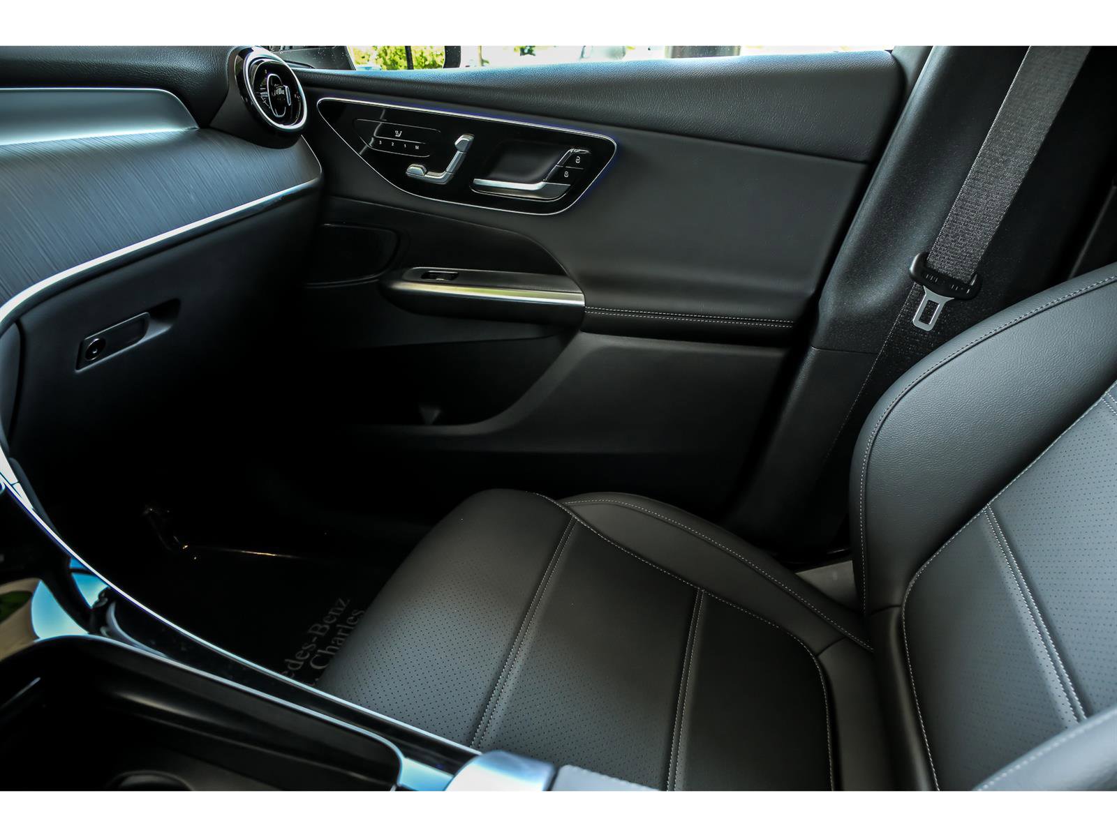 Certified 2026 Mercedes-Benz GLC 300 4MATIC image 23