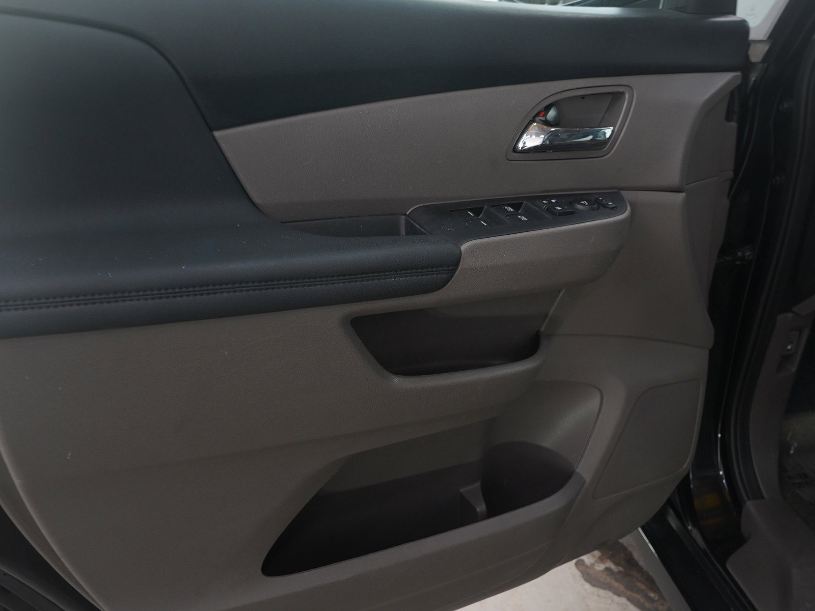 Used 2015 Honda Odyssey EX-L image 24