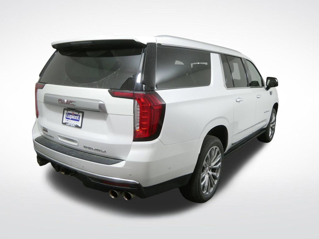 Used 2023 GMC Yukon XL Denali w/ Denali Reserve Package AWD/4WD image 4