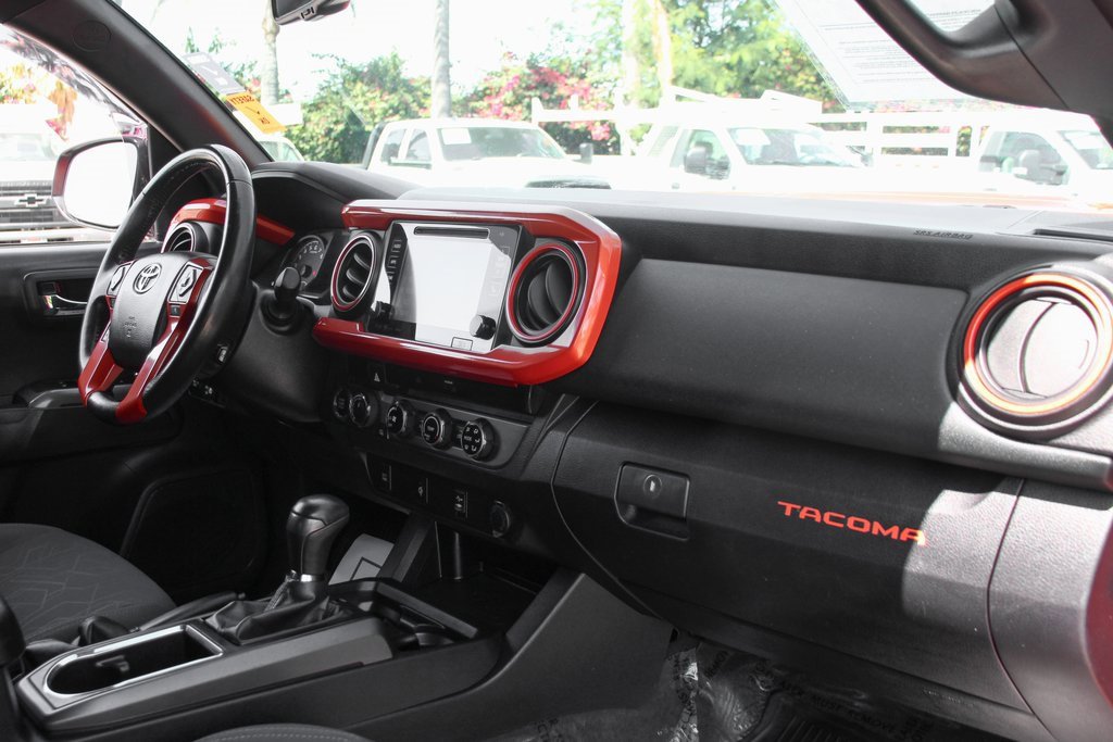 Used 2017 Toyota Tacoma TRD Sport image 33