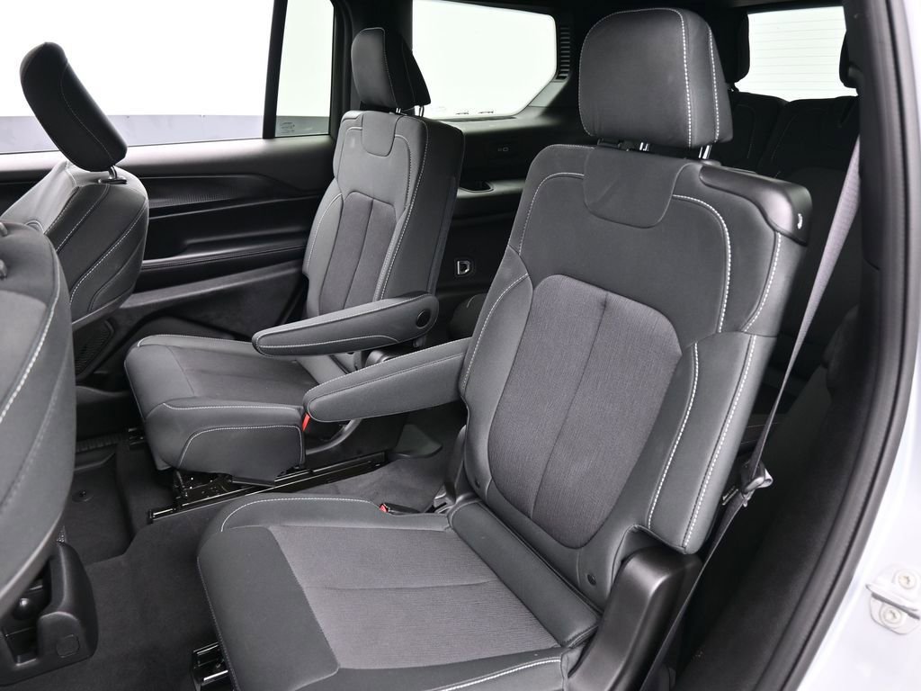 Used 2024 Jeep Grand Cherokee L Laredo w/ Luxury Tech Group I image 35