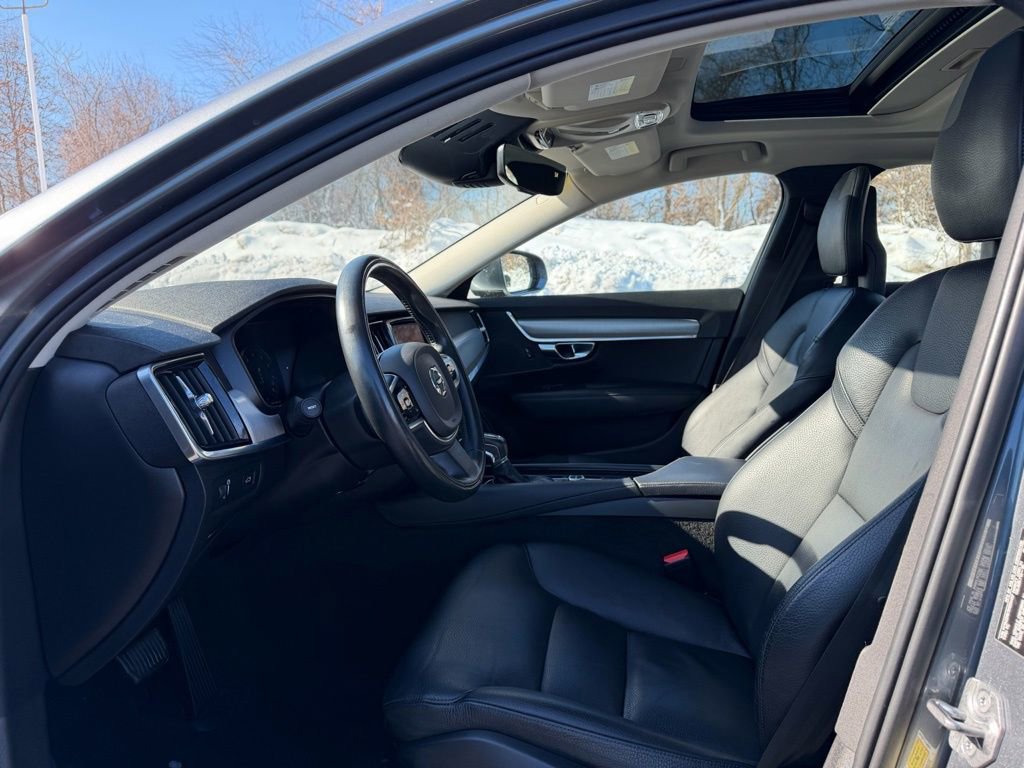 Used 2017 Volvo S90 T6 Momentum w/ Vision Package image 20