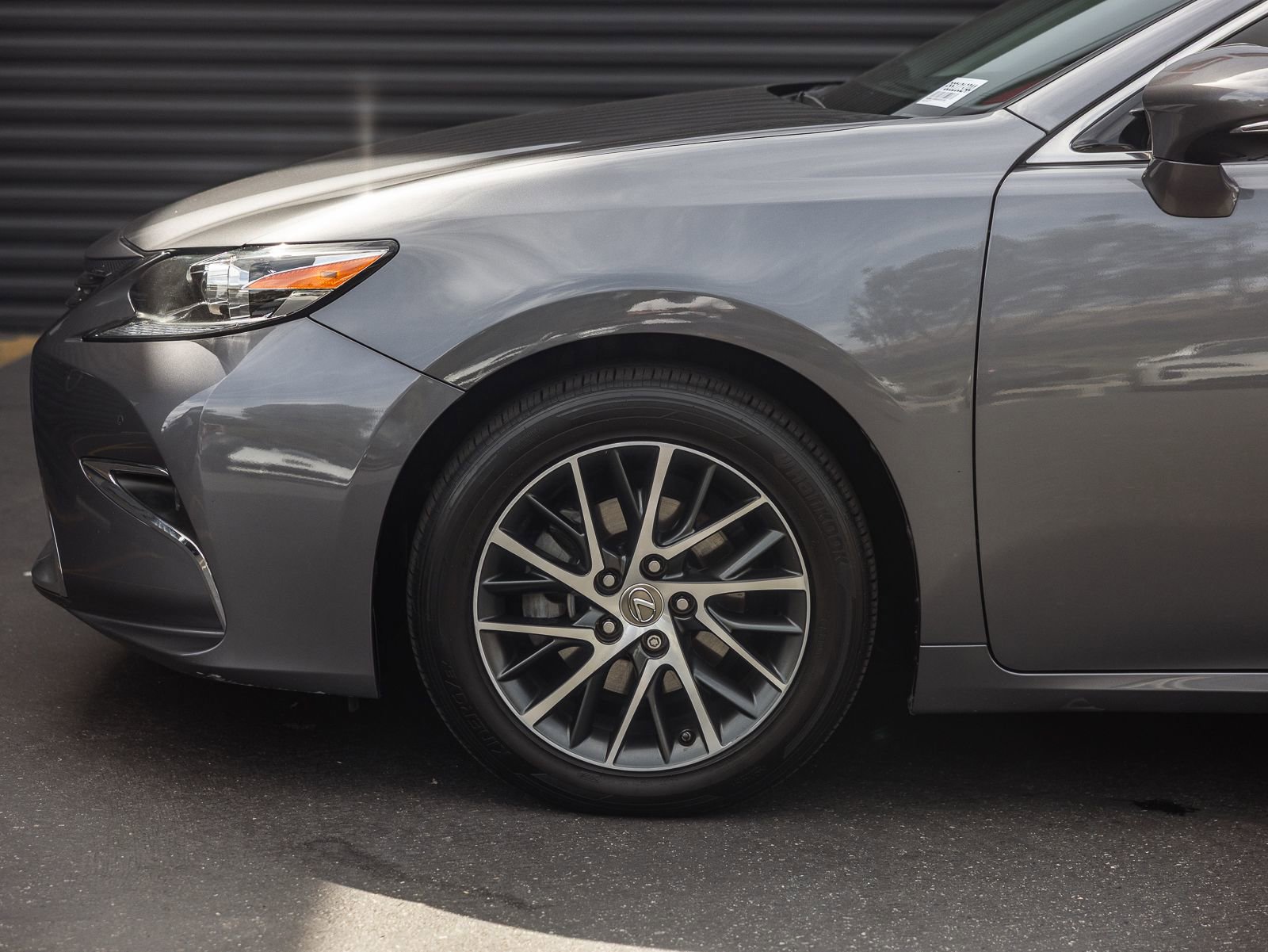 Used 2016 Lexus ES 350 w/ Navigation System Package image 11