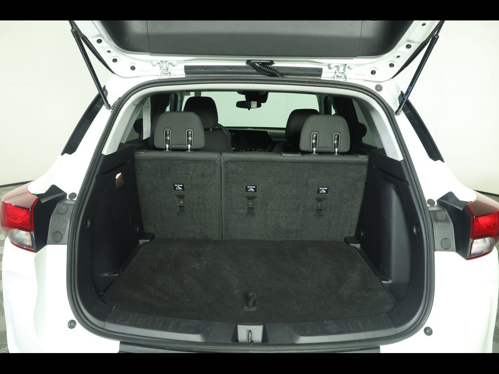 Used 2025 Chevrolet TrailBlazer LT FWD image 8