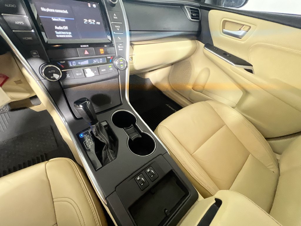Used 2017 Toyota Camry XLE FWD image 21