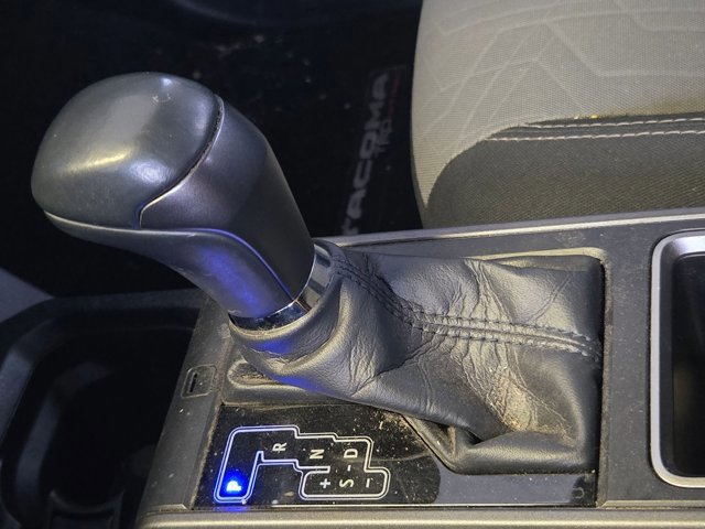 Used 2021 Toyota Tacoma TRD Off-Road w/ Technology Package image 16