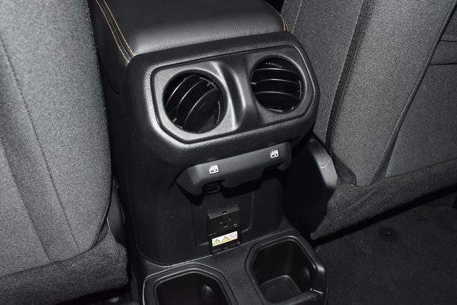 Used 2024 Jeep Wrangler Sahara image 28