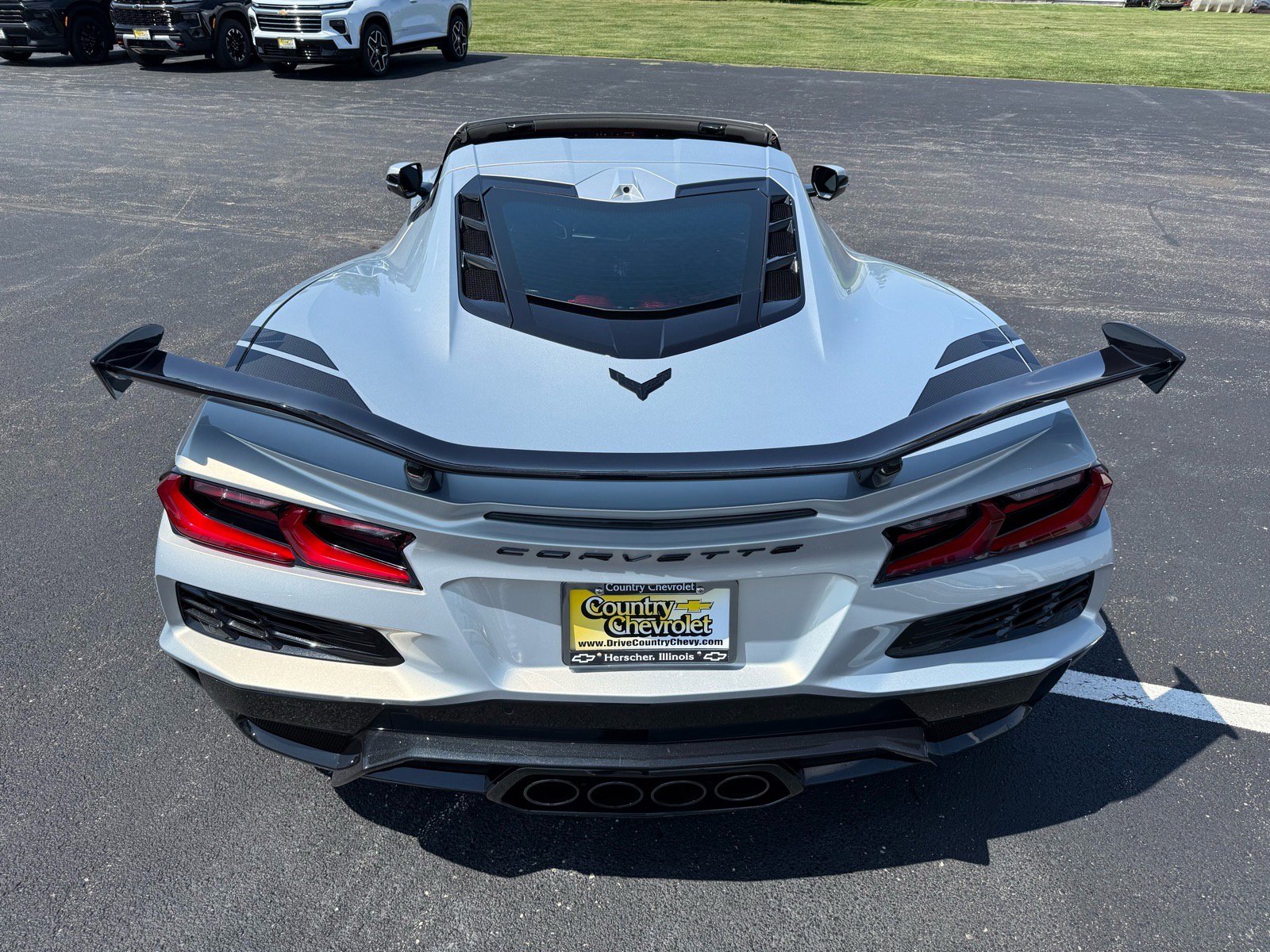 Used 2024 Chevrolet Corvette Z06 w/ Z07 Performance Package RWD image 8