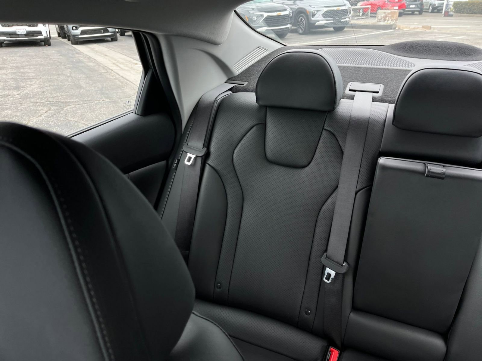 Used 2025 Hyundai Elantra Limited FWD image 40