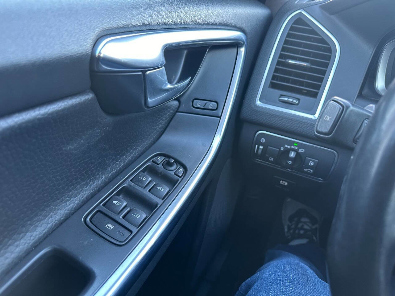 Used 2014 Volvo XC60 T6 AWD/4WD image 18