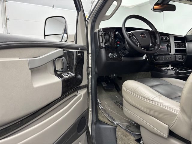 Used 2019 GMC Savana 2500 w/ Enhanced Convenience Package RWD image 16