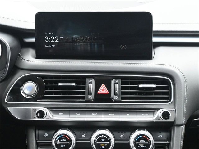 Used 2023 Genesis G70 2.0T image 21