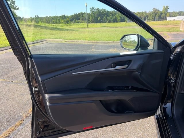 Used 2025 Toyota Camry SE FWD image 14