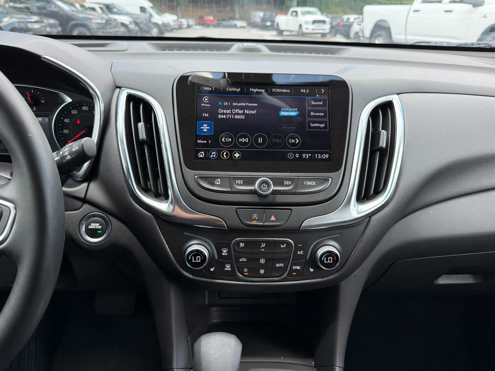 Used 2024 Chevrolet Equinox LT FWD image 16
