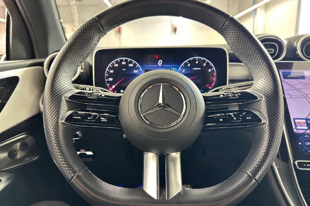Used 2023 Mercedes-Benz GLC 300 4MATIC image 29