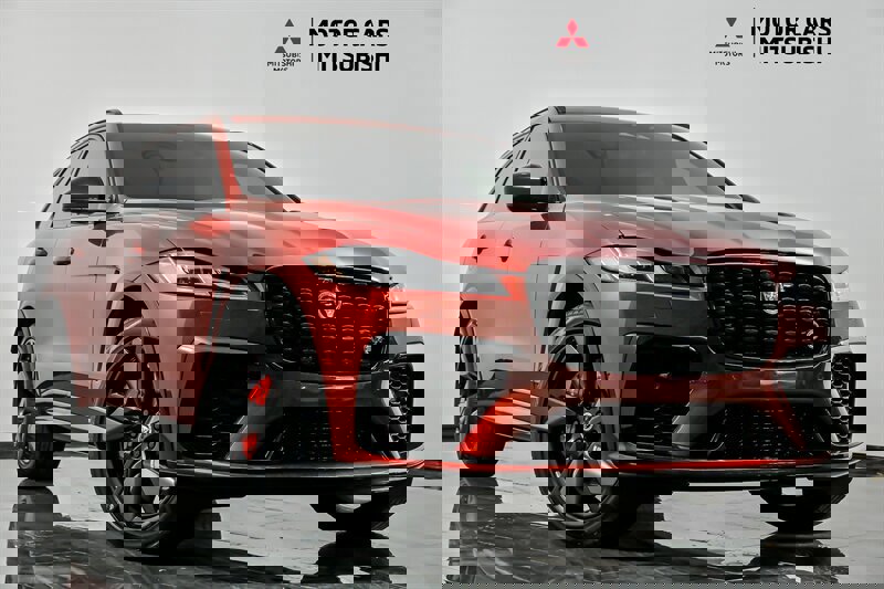 Used 2025 Jaguar F-PACE SVR 575 Edition image 1