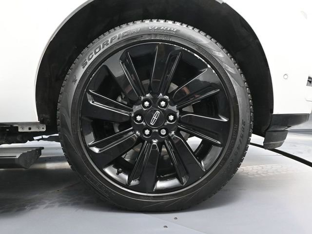 Used 2023 Lincoln Navigator L Reserve w/ Equipment Group 201A image 16