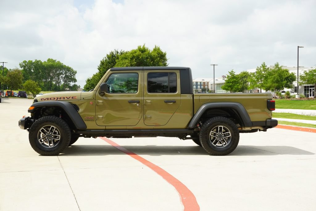Used 2025 Jeep Gladiator Mojave w/ Convenience Group AWD/4WD image 2