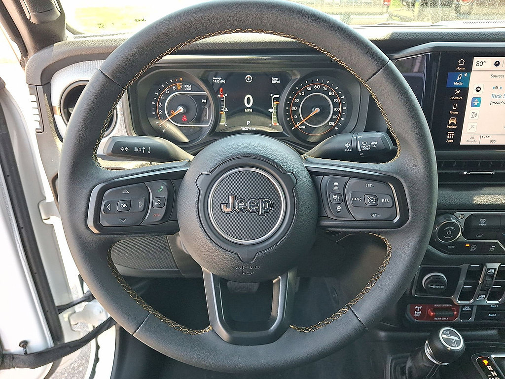 Used 2025 Jeep Gladiator Sport AWD/4WD image 22