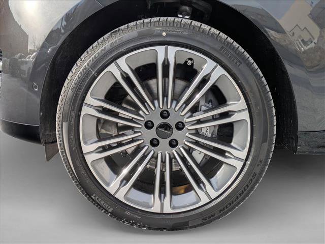 New 2026 Land Rover Range Rover SE image 10