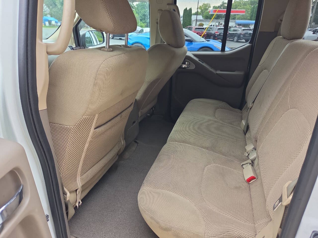 Used 2015 Nissan Frontier SV AWD/4WD image 16
