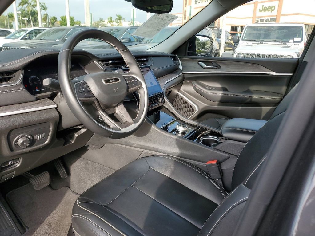 Used 2022 Jeep Grand Cherokee Limited image 15