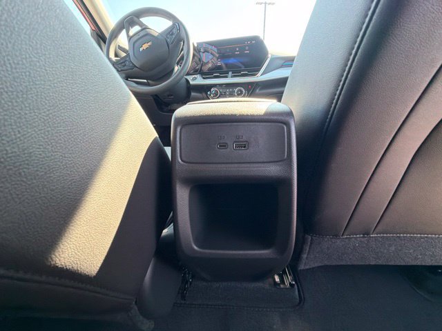 New 2026 Chevrolet Trax LT w/ Sunroof Package FWD image 32
