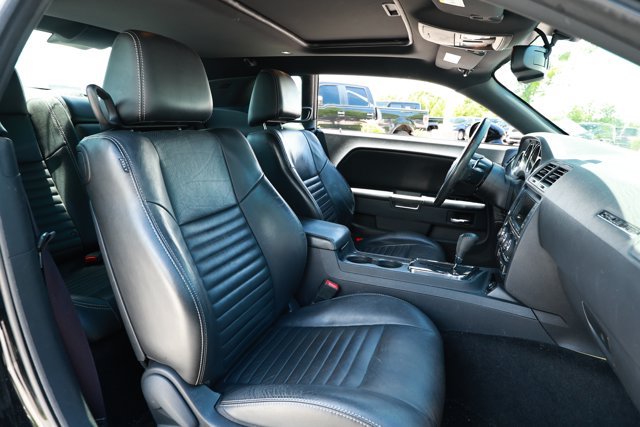 Used 2014 Dodge Challenger SXT RWD image 26