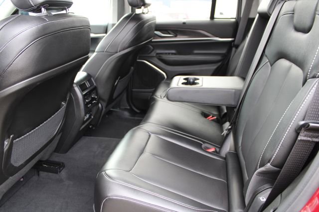 Used 2023 Jeep Grand Cherokee 30th Anniversary AWD/4WD image 35