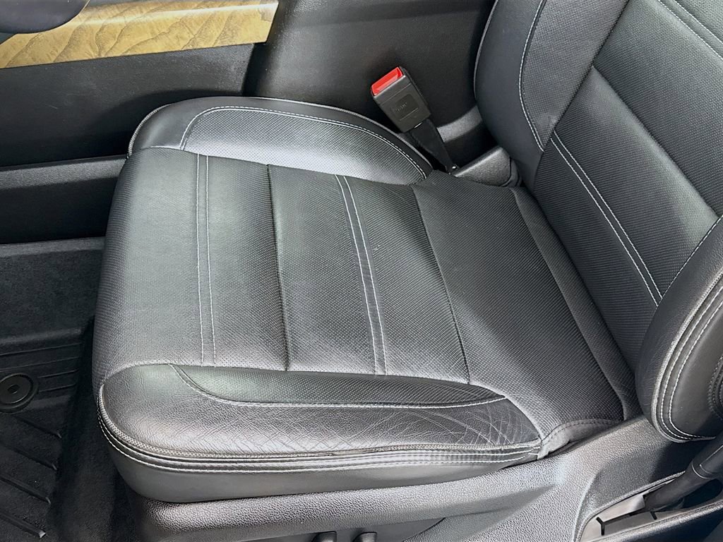 Used 2018 GMC Yukon Denali w/ Open Road Package AWD/4WD image 19