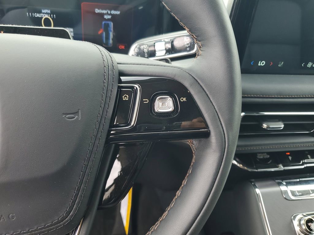 New 2025 Lincoln Aviator 2WD image 25