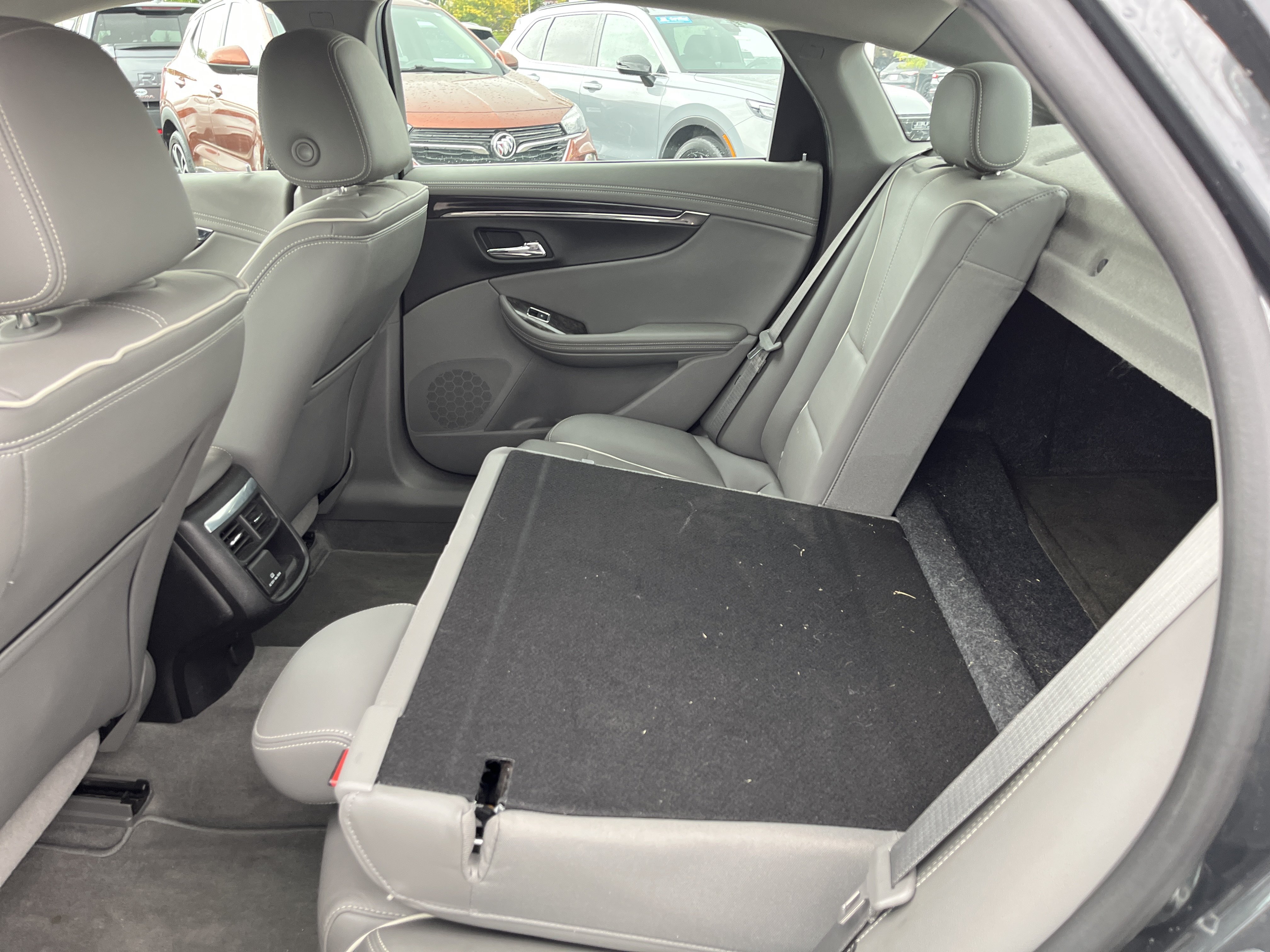 Used 2015 Chevrolet Impala LTZ FWD image 15