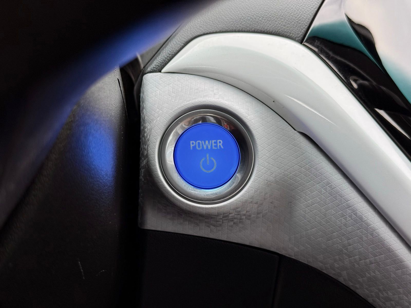 Used 2018 Chevrolet Bolt LT FWD image 34