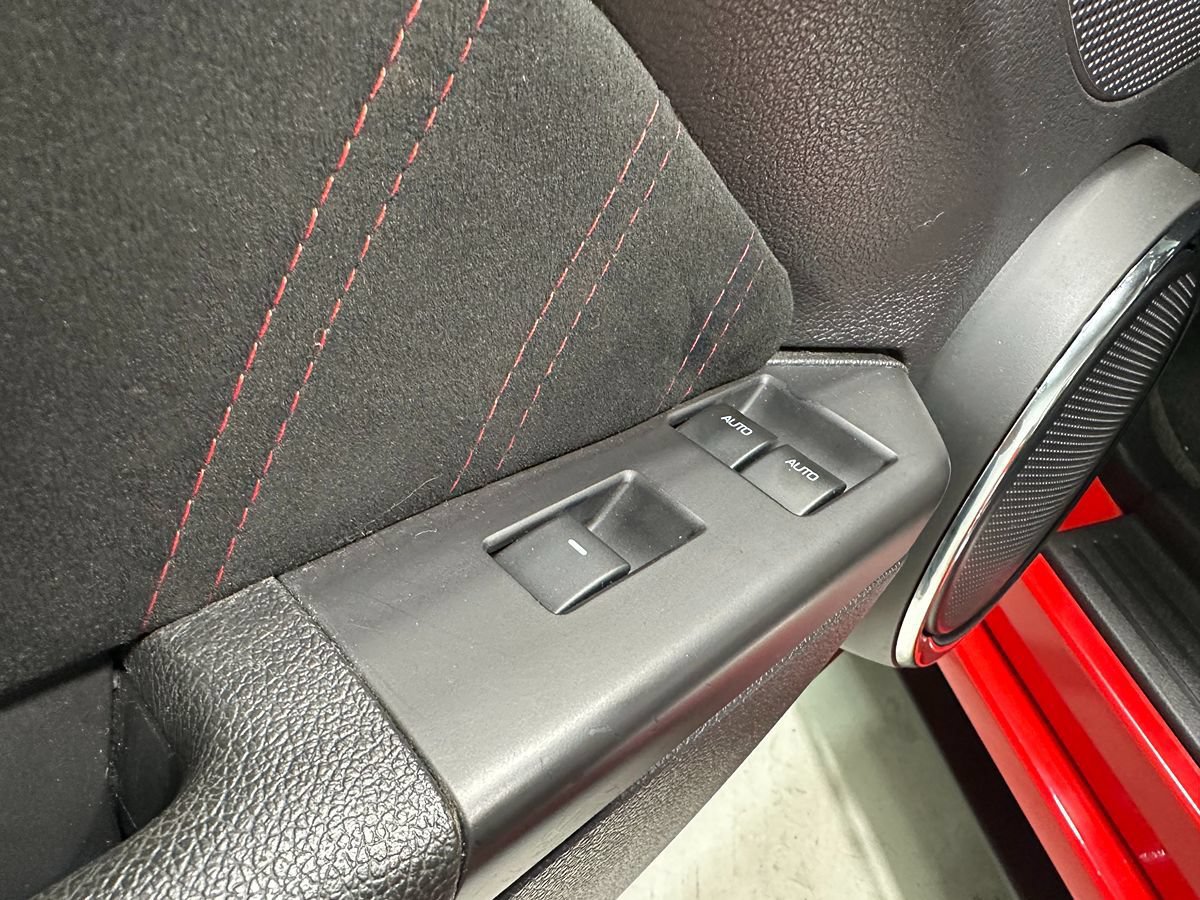 Used 2014 Ford Mustang GT Premium RWD image 31