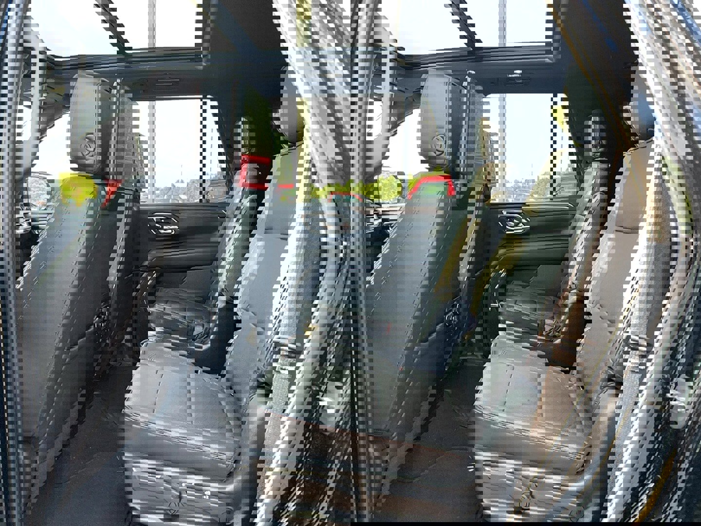 Used 2023 Chevrolet Tahoe High Country w/ Advanced Technology Package AWD/4WD image 28