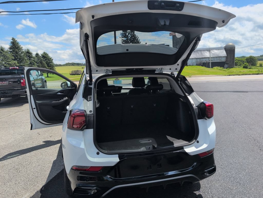 Used 2024 Buick Encore GX Sport Touring w/ Comfort Package AWD/4WD image 17