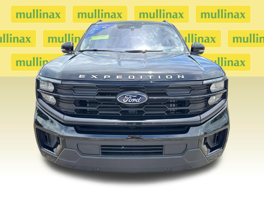 Used 2025 Ford Expedition Active RWD image 13