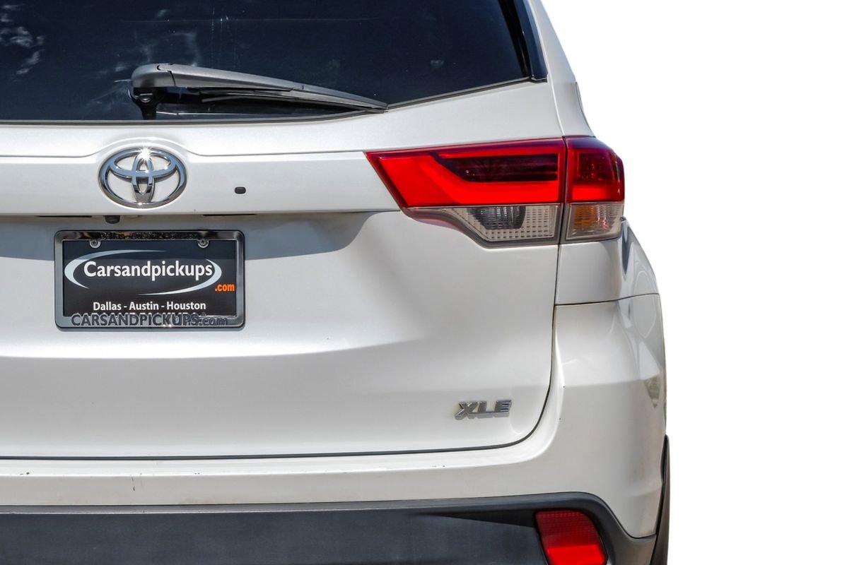 Used 2018 Toyota Highlander XLE FWD image 52
