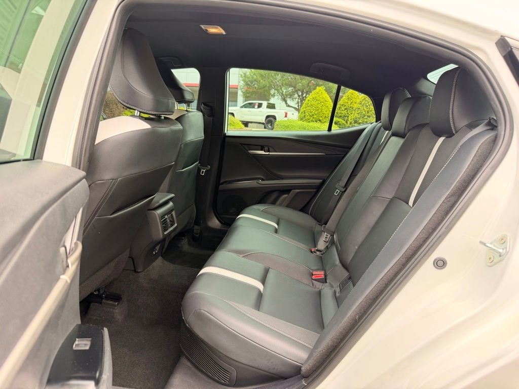 Used 2025 Toyota Camry SE FWD image 13