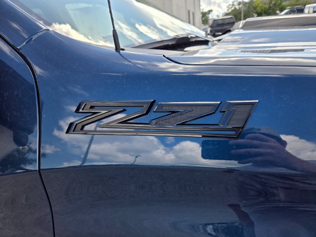 Certified 2023 Chevrolet Silverado 1500 Custom Trail Boss w/ LPO, Dark Essentials Package AWD/4WD image 4