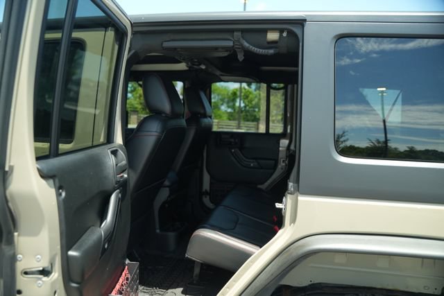 Used 2017 Jeep Wrangler Unlimited Rubicon AWD/4WD image 16