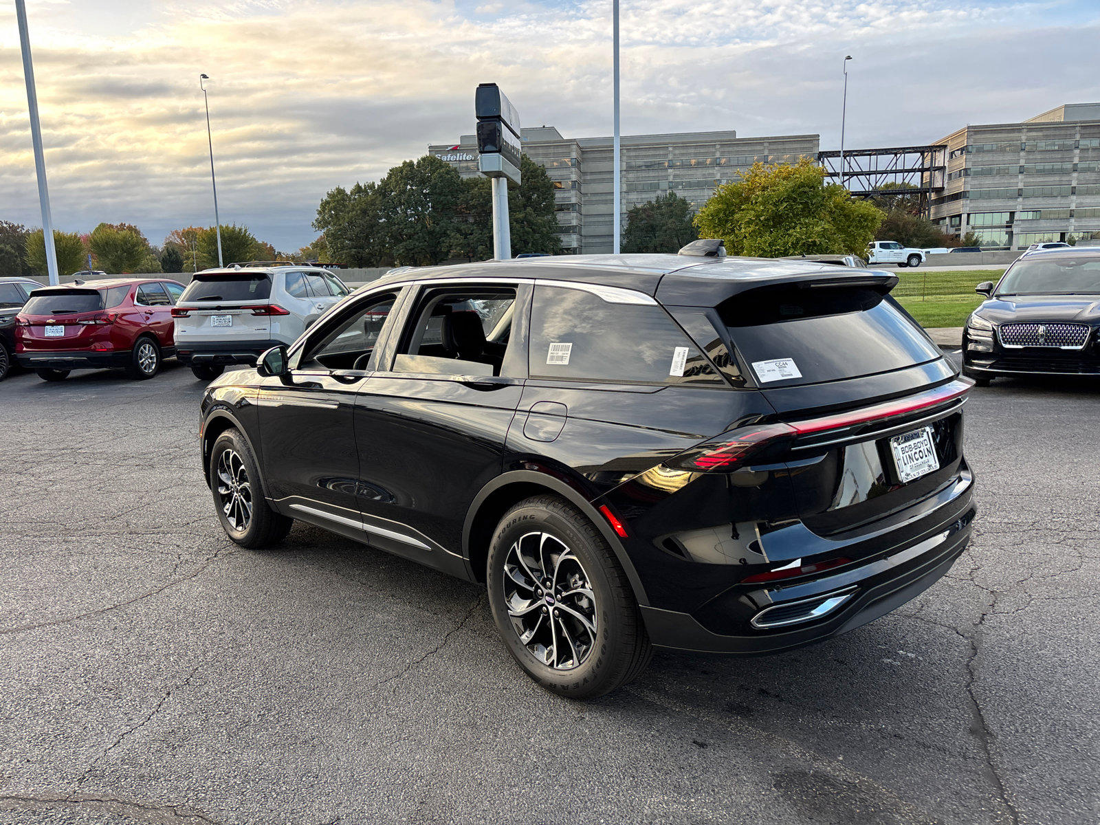 New 2026 Lincoln Nautilus Premier image 5