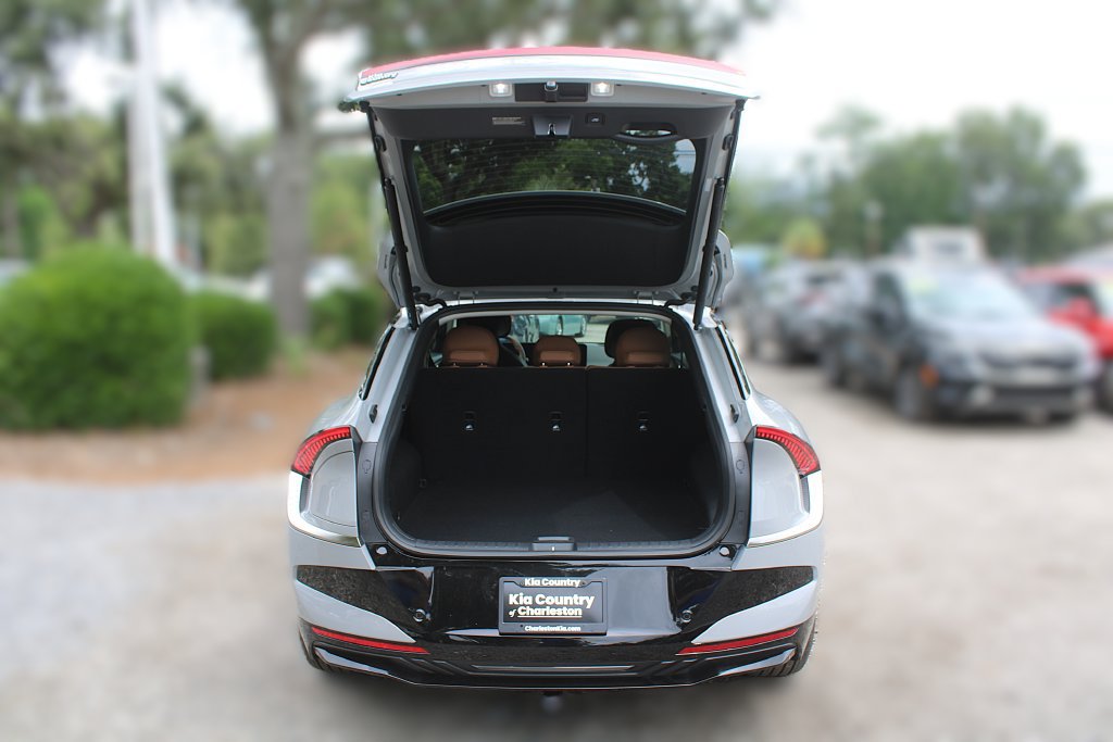 New 2026 Kia EV6 Wind RWD image 9
