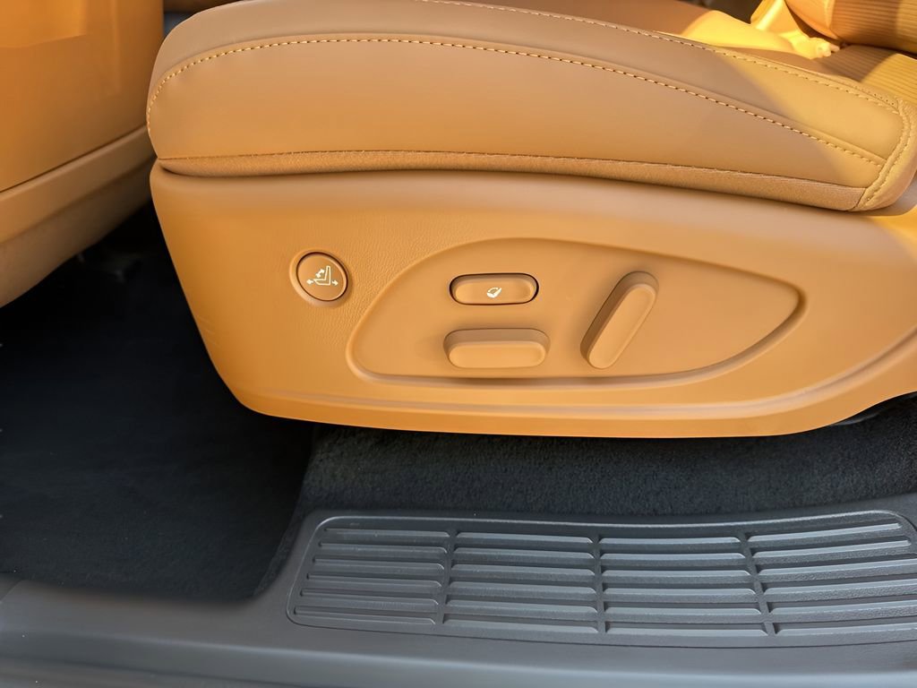 Used 2026 Hyundai Palisade Calligraphy image 14