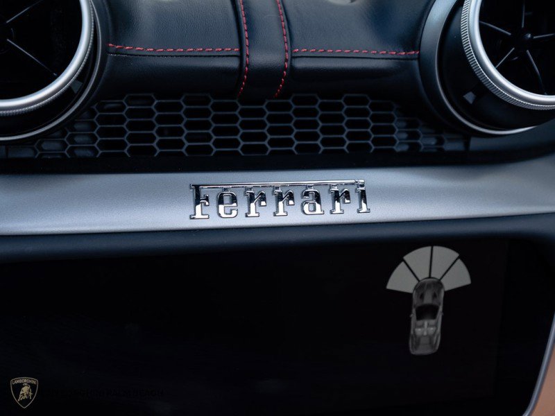 Used 2019 Ferrari Portofino image 16
