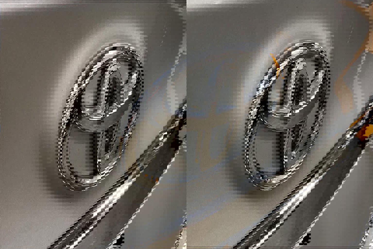 Used 2013 Toyota Avalon Limited image 29