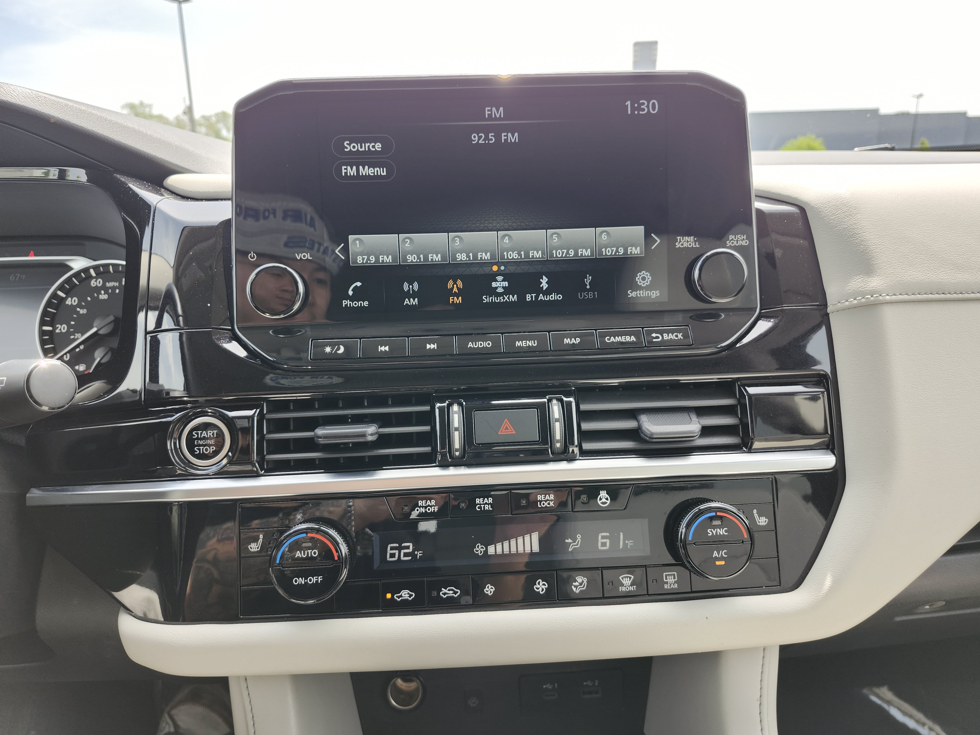 Used 2023 Nissan Pathfinder SL AWD/4WD image 33