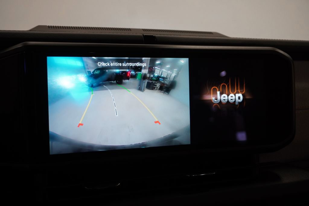 Certified 2025 Jeep Wrangler Unlimited Sahara image 26