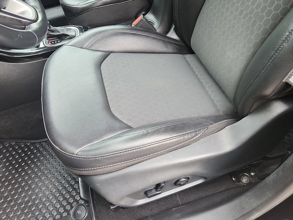 Used 2019 Jeep Compass Latitude AWD/4WD image 7