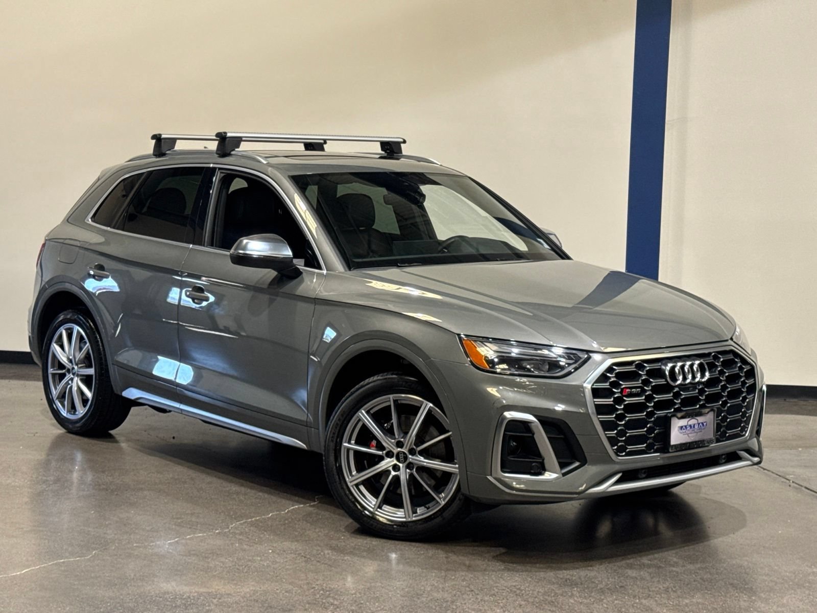 Used 2023 Audi SQ5 Premium Plus w/ Premium Plus Package AWD/4WD image 2